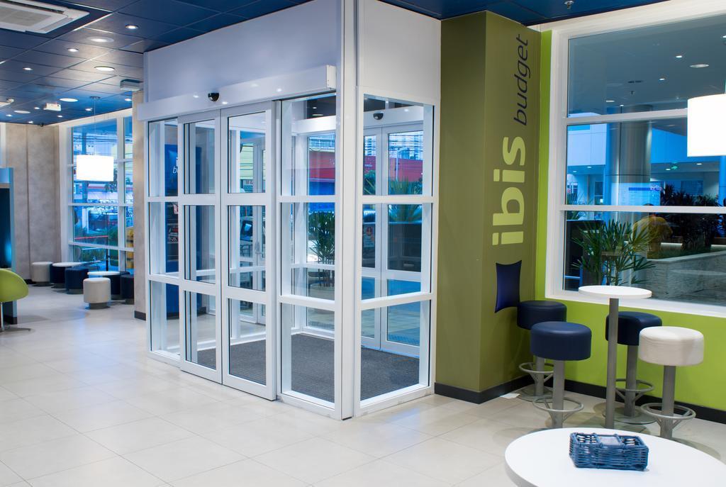 Ibis Budget Osasco Bagian luar foto
